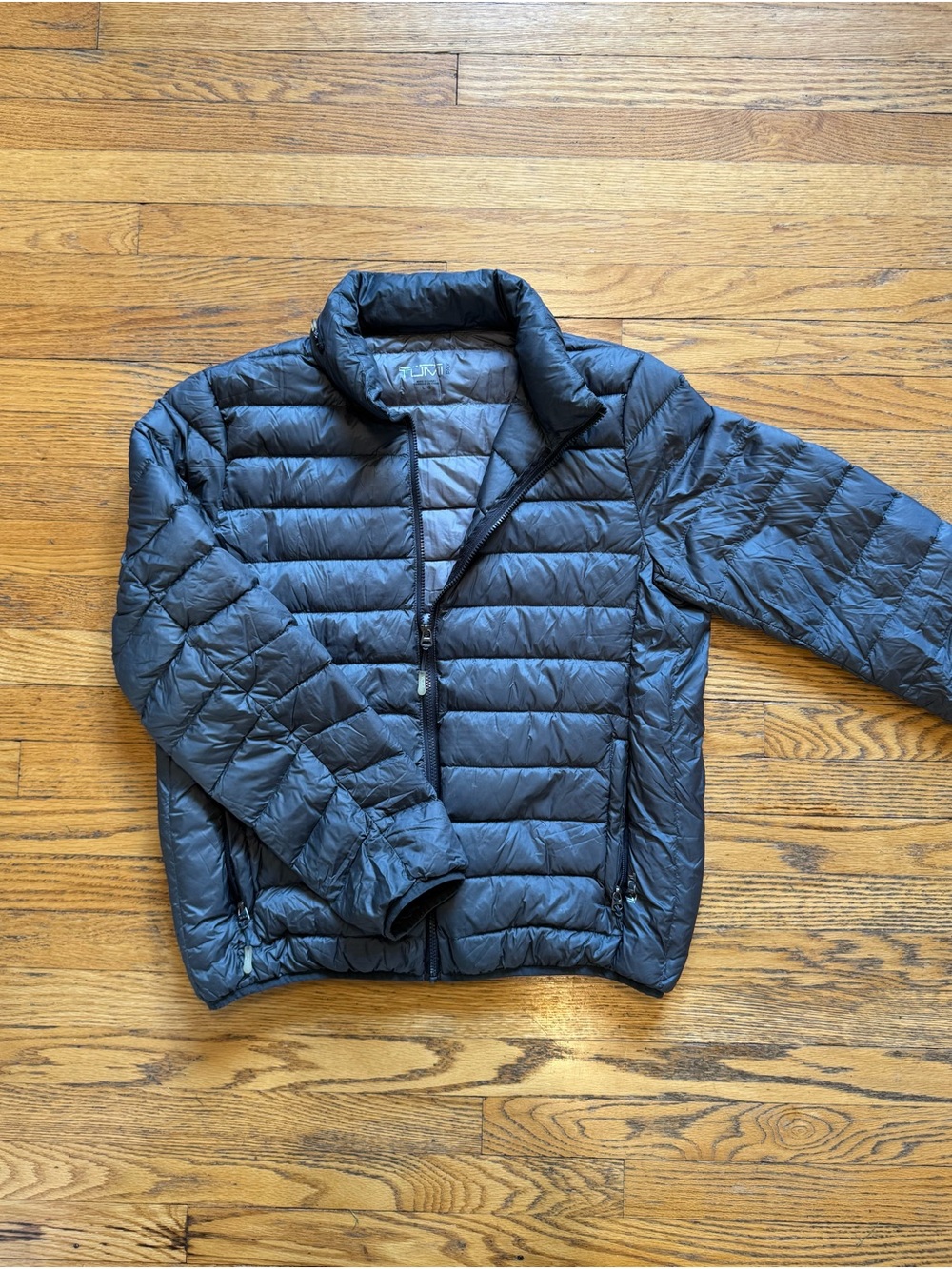 Tumi Pax Men's Packable Puffer Jacket - Charcoal gray